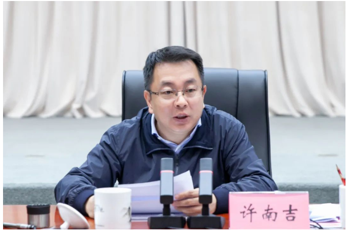 市委常委,市委宣传部部长黄忠,鹰潭高新区党工委书记周谷昌,市委秘书